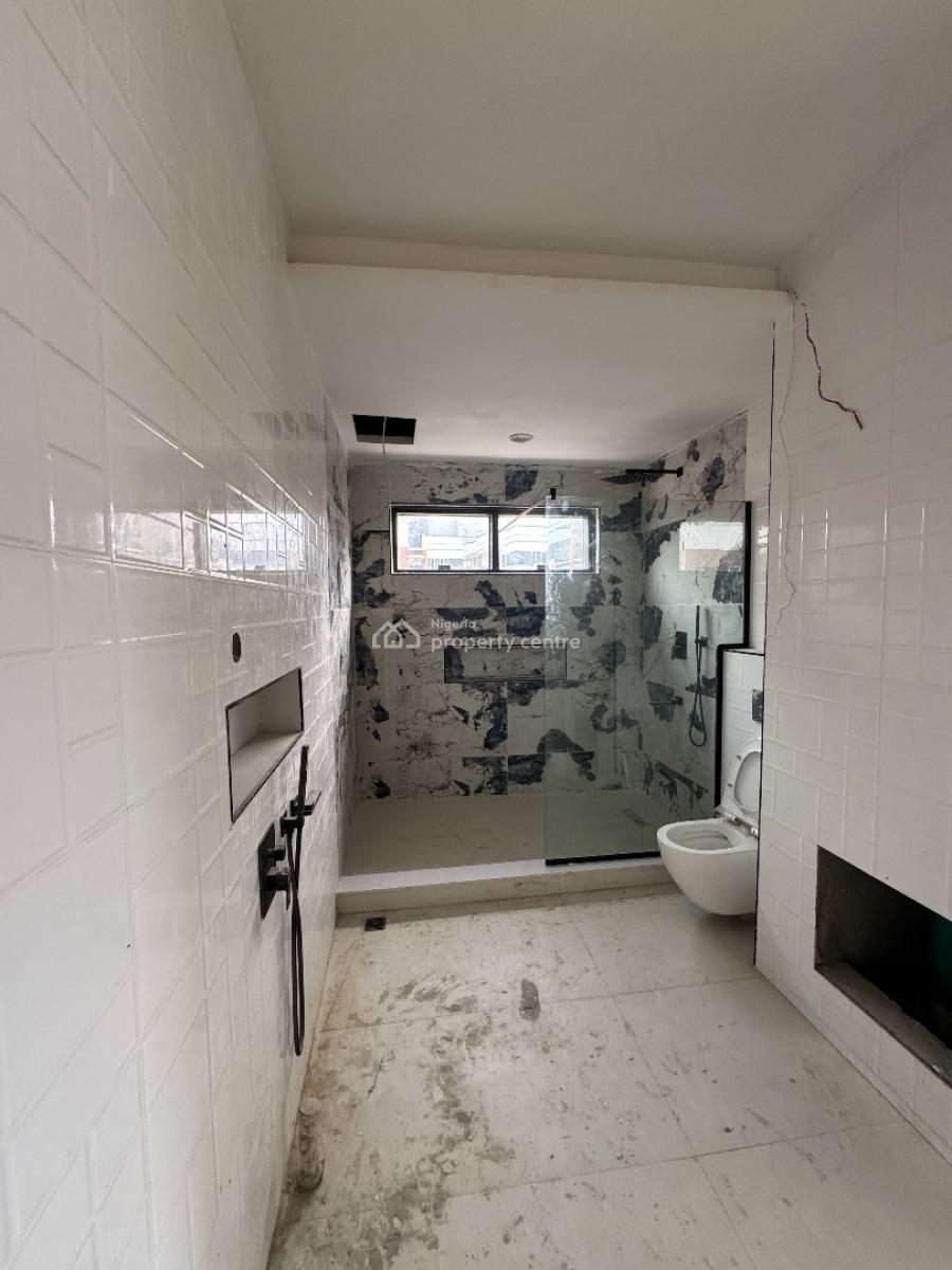 Newly Built Three (3) Bedroom Penthouse, Lekki Phase 1, Lekki, Lagos, Flat / Apartment for Sale