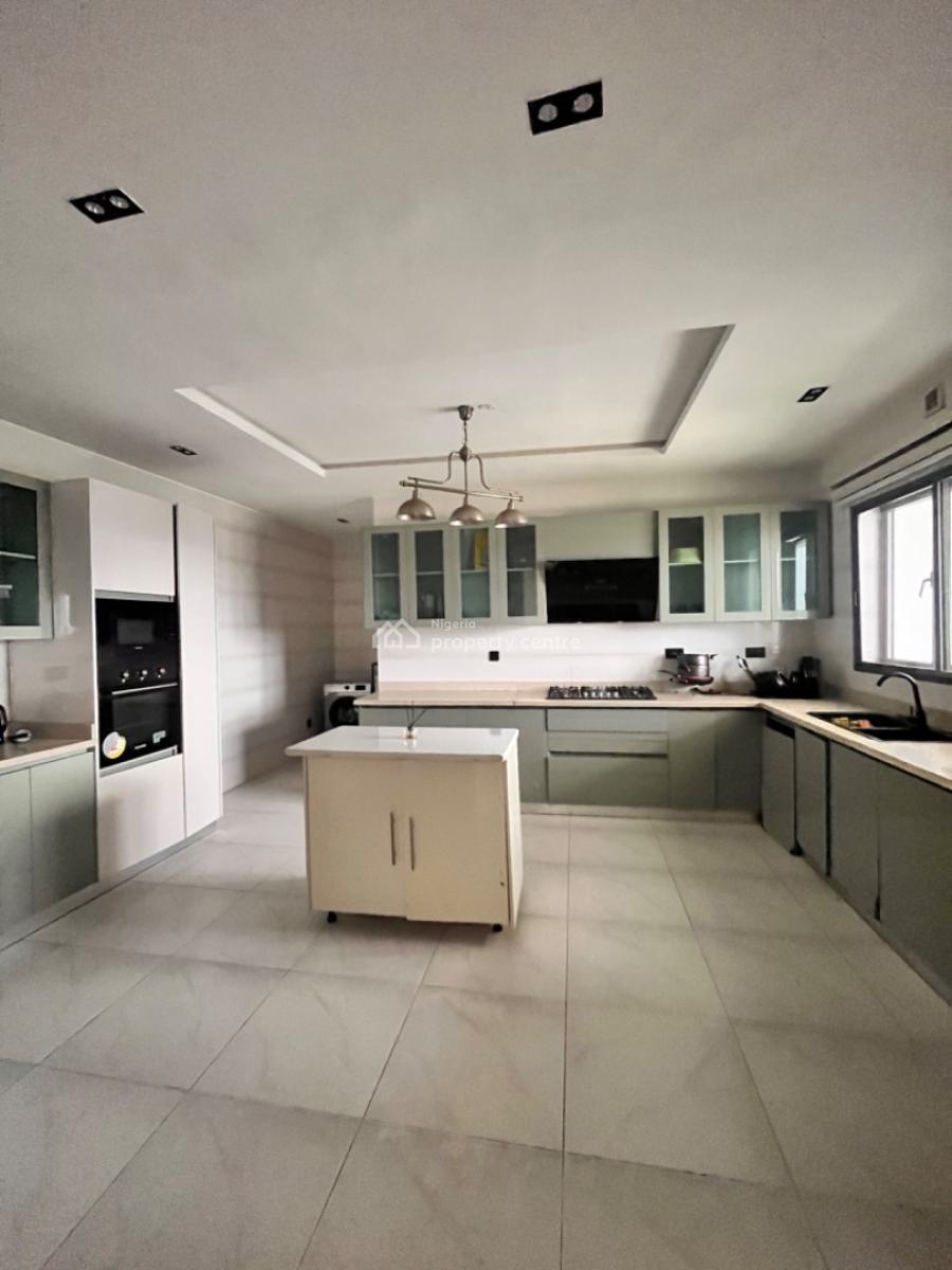 4 Bedroom Penthouse with Pool, Elevator and Gym, Lekki Phase 1, Lekki, Lagos, Flat / Apartment for Rent