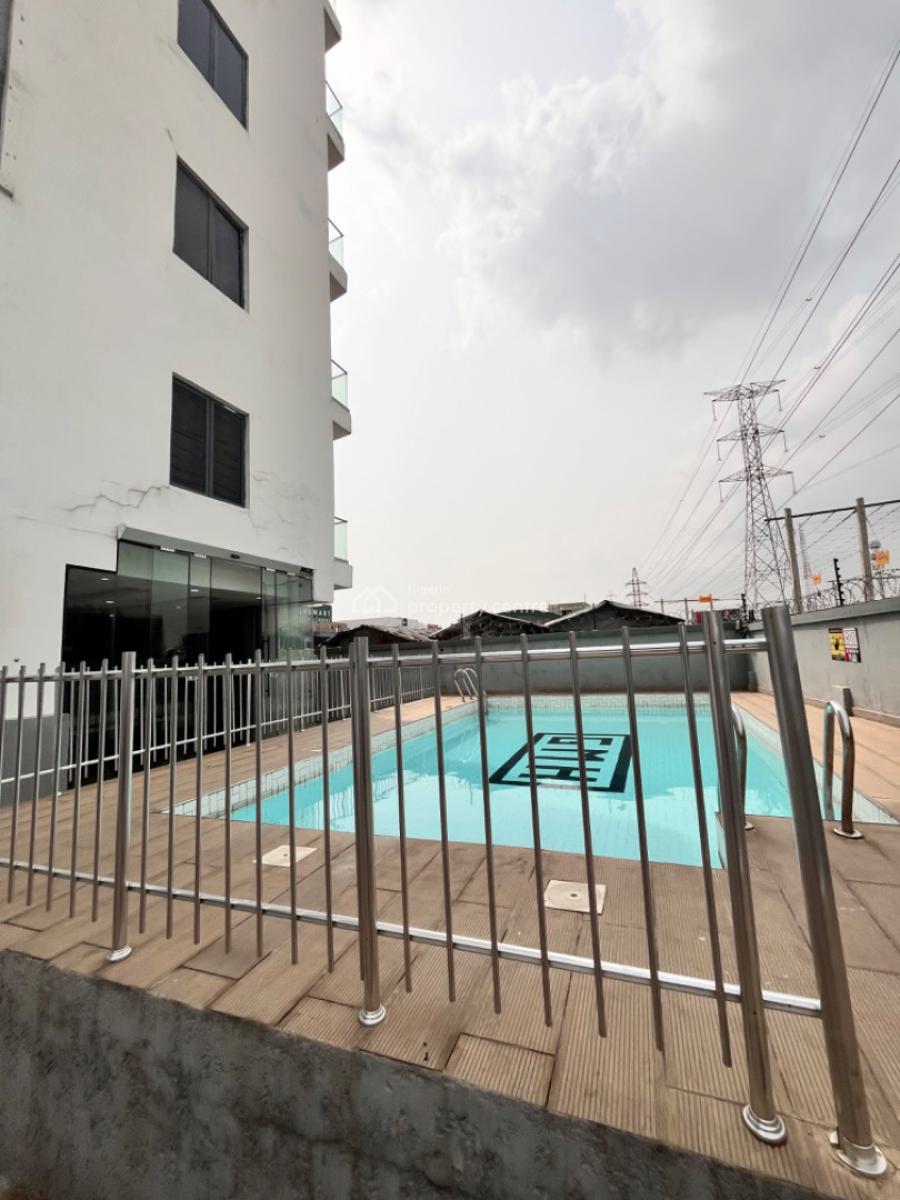 4 Bedroom Penthouse with Pool, Elevator and Gym, Lekki Phase 1, Lekki, Lagos, Flat / Apartment for Rent