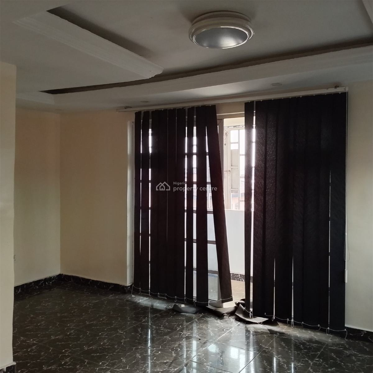 Just Out for Letting  3 Bedroom Flat, Oyadiran Estate, Sabo, Yaba, Lagos, Flat / Apartment for Rent
