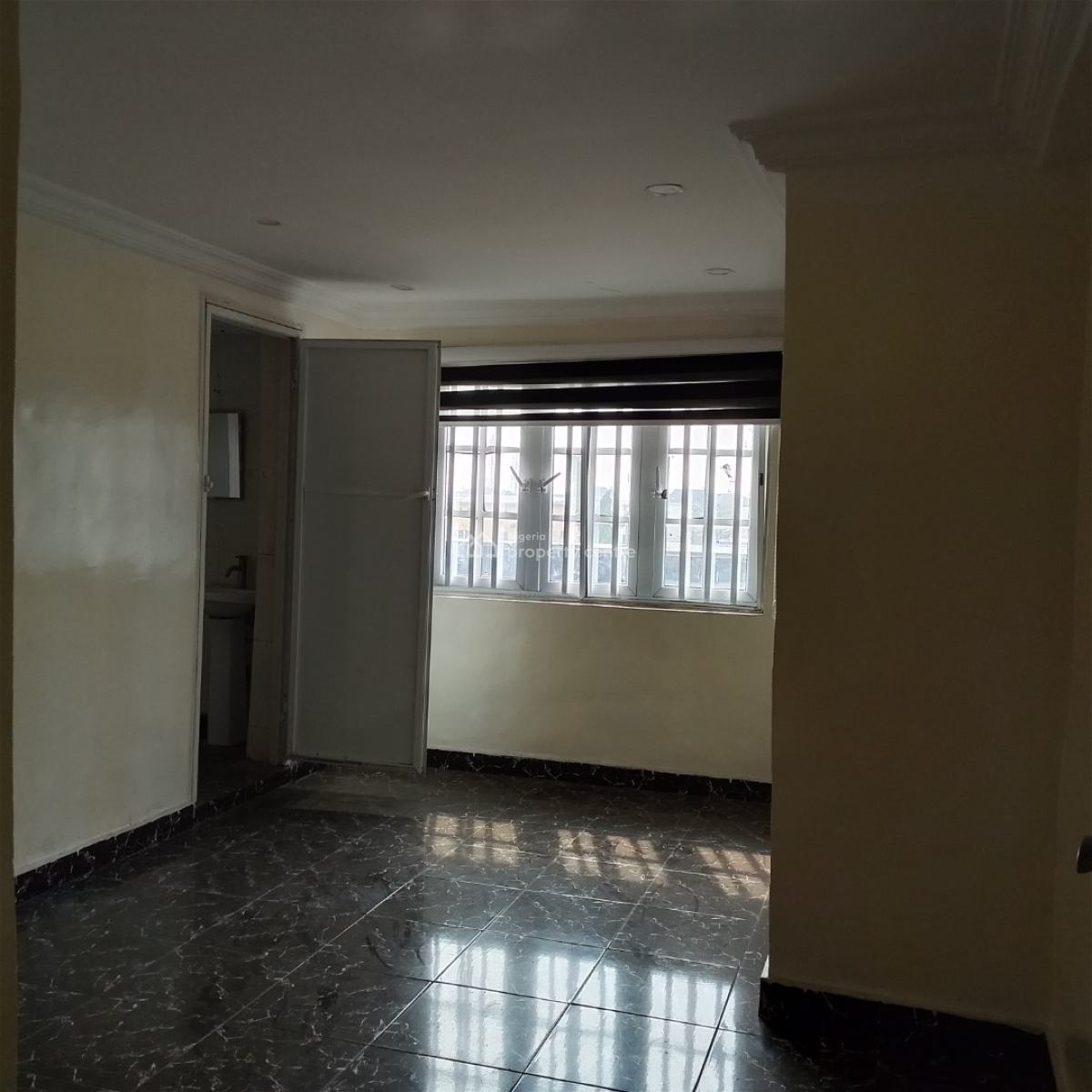 Just Out for Letting  3 Bedroom Flat, Oyadiran Estate, Sabo, Yaba, Lagos, Flat / Apartment for Rent