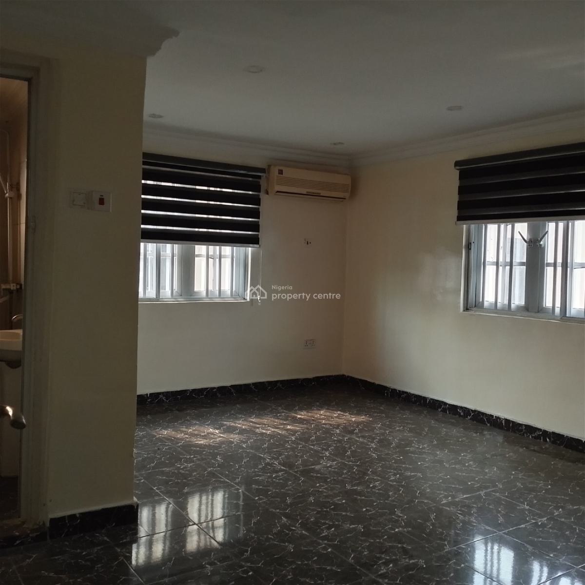 Just Out for Letting  3 Bedroom Flat, Oyadiran Estate, Sabo, Yaba, Lagos, Flat / Apartment for Rent