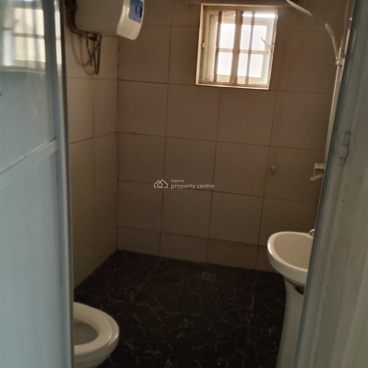 Just Out for Letting  3 Bedroom Flat, Oyadiran Estate, Sabo, Yaba, Lagos, Flat / Apartment for Rent