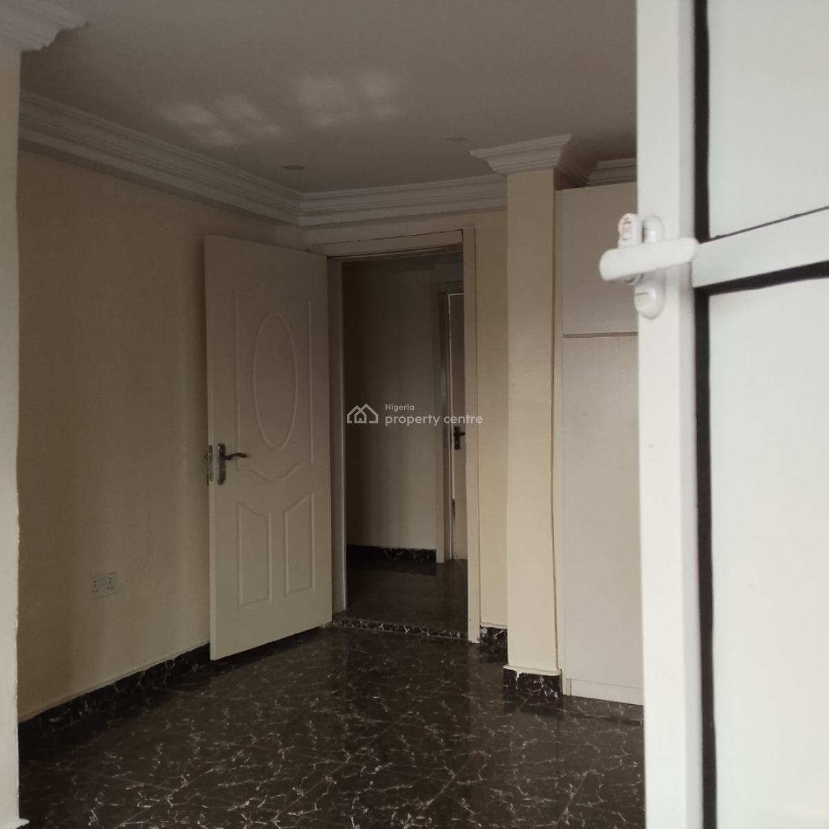 Just Out for Letting  3 Bedroom Flat, Oyadiran Estate, Sabo, Yaba, Lagos, Flat / Apartment for Rent