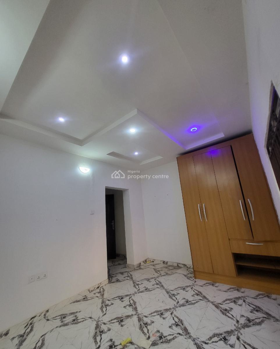 Luxurious Massive 2 Bedroom Flat, By Summit Bible Church, Kaura, Abuja, Flat / Apartment for Rent