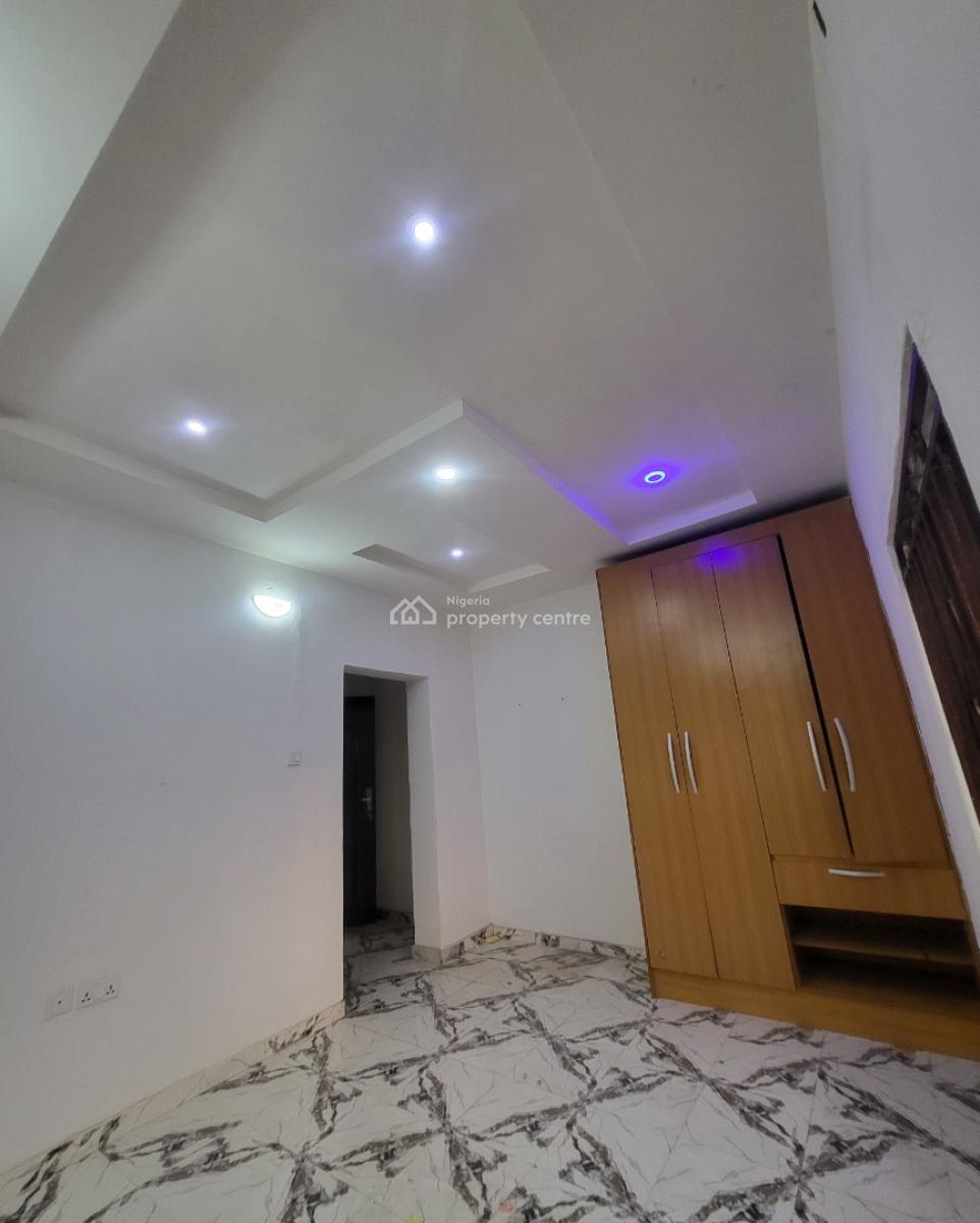 Luxurious Massive 2 Bedroom Flat, By Summit Bible Church, Kaura, Abuja, Flat / Apartment for Rent