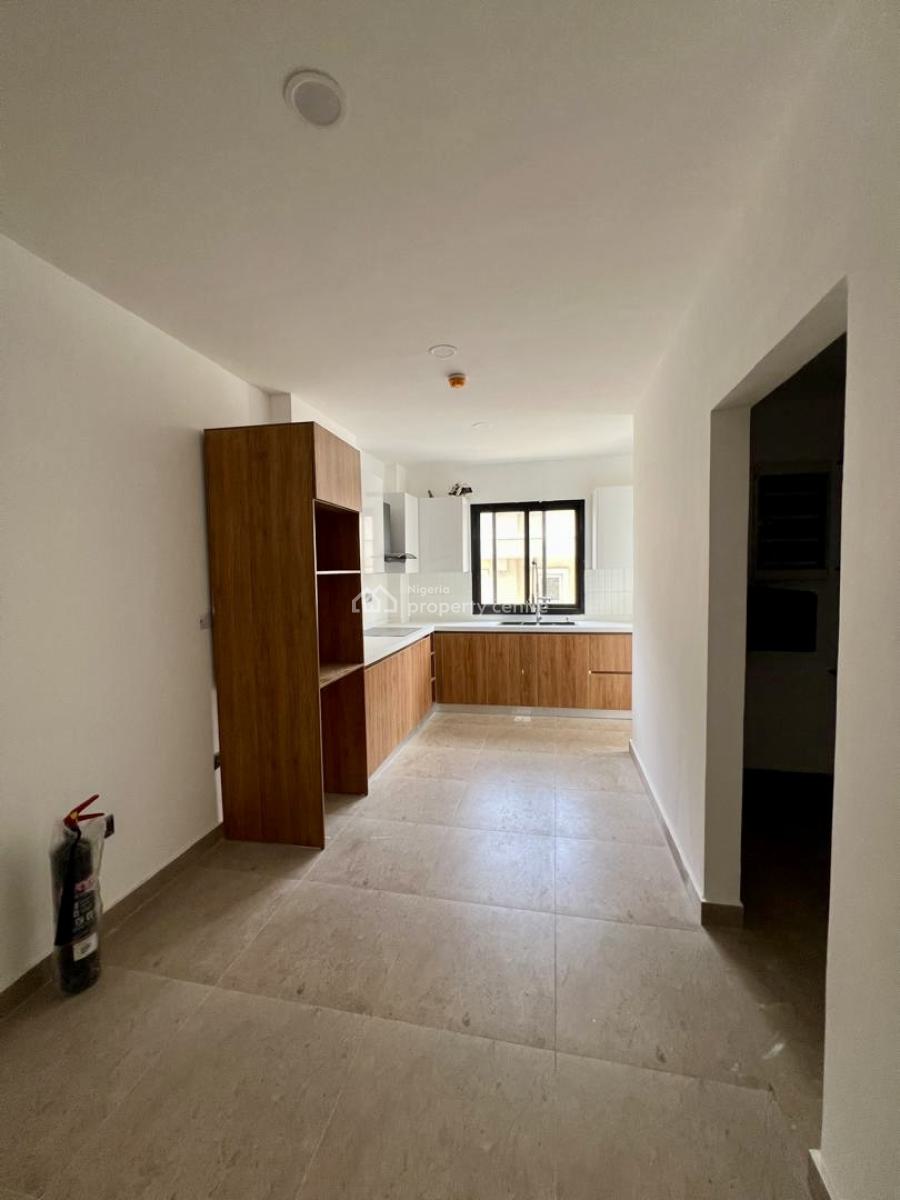 Well-finished 4-bedroom Apartment with Pool, Gym & Rooftop Access, Banana Island, Ikoyi, Lagos, Flat / Apartment for Rent