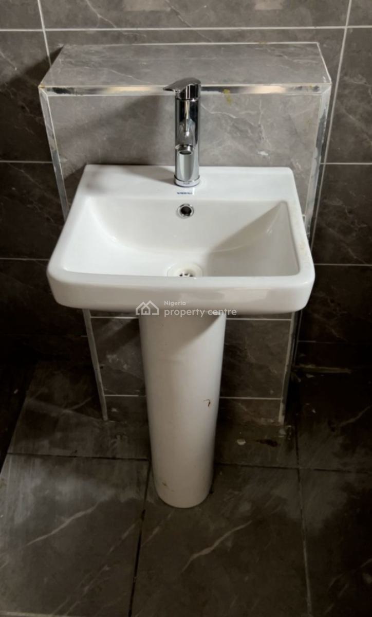 Luxury 2 Bedroom Apartment, Off Freedom Way, Lekki Phase 1, Lekki, Lagos, Flat / Apartment for Sale