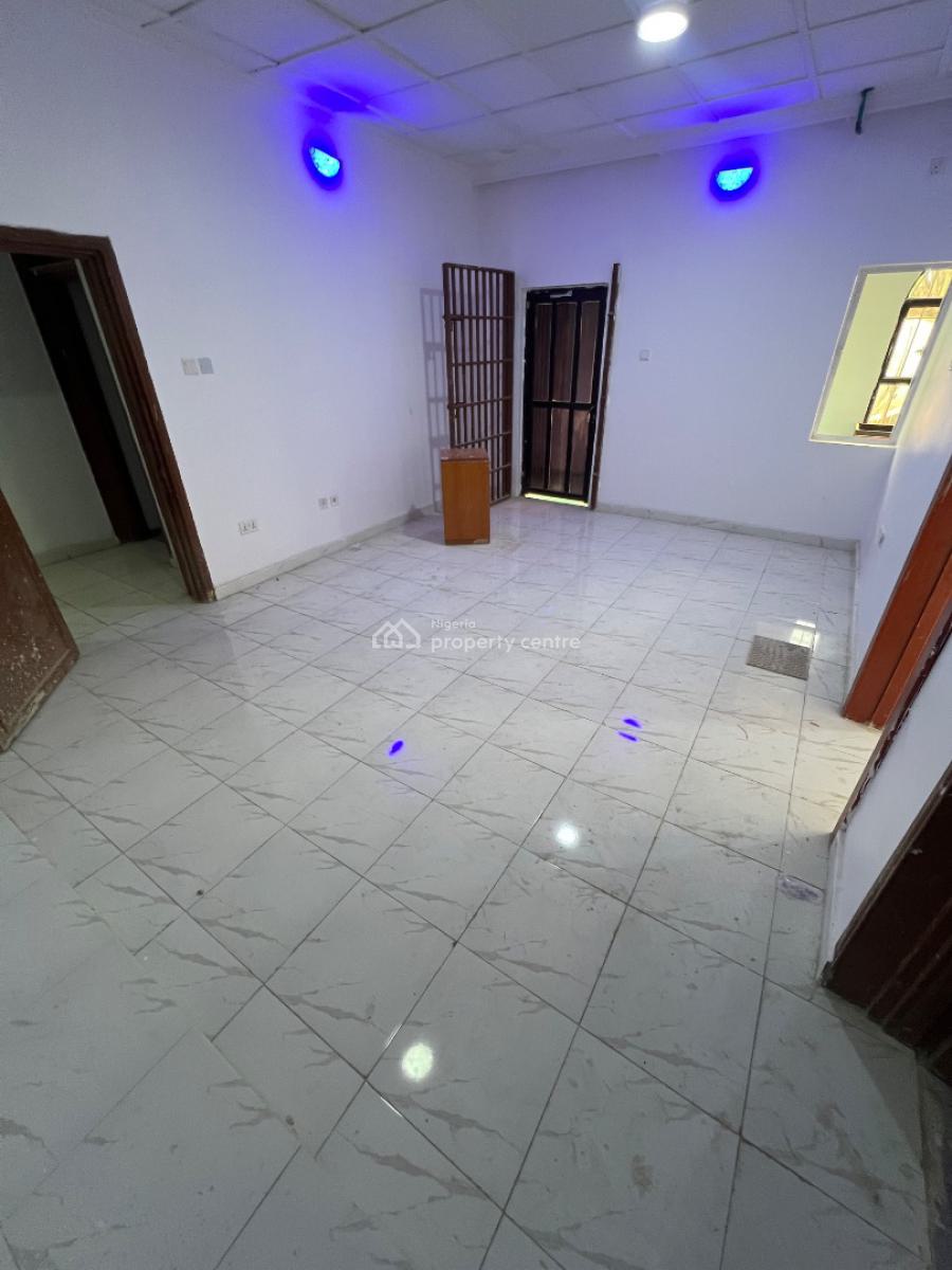 Spacious 1 Bedroom Flat in The Heart of Town, Lekki Phase 1, Lekki, Lagos, Mini Flat (room and Parlour) for Rent