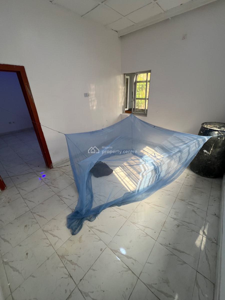Spacious 1 Bedroom Flat in The Heart of Town, Lekki Phase 1, Lekki, Lagos, Mini Flat (room and Parlour) for Rent