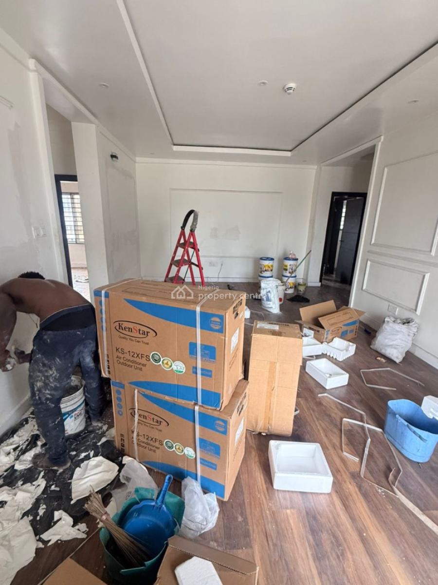 Well Maintained Renovated 3 Bedrooms Apartments with Ac, Right Hand Side, Lekki Phase 1, Lekki, Lagos, Flat / Apartment for Rent