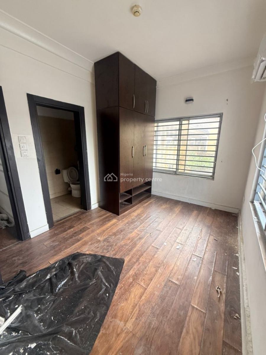 Well Maintained Renovated 3 Bedrooms Apartments with Ac, Right Hand Side, Lekki Phase 1, Lekki, Lagos, Flat / Apartment for Rent