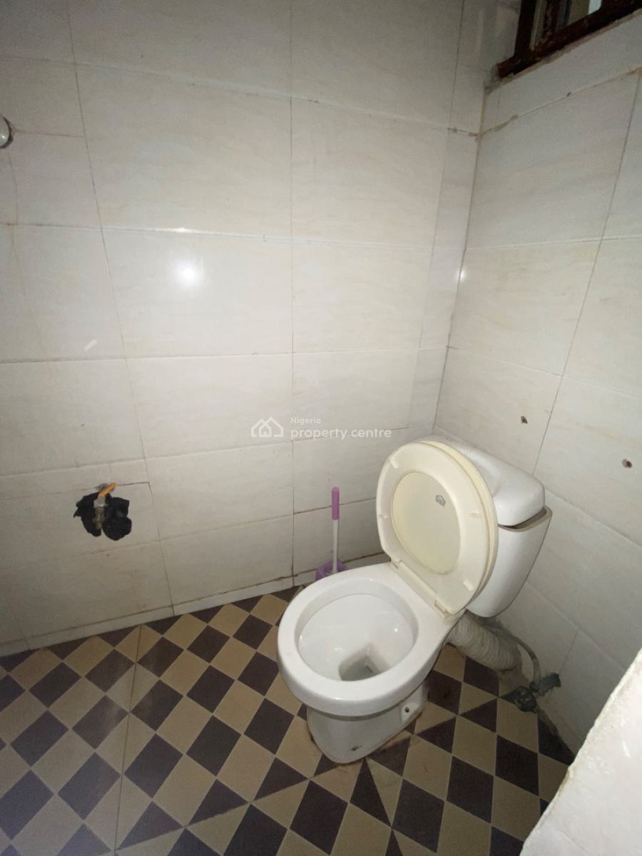 Spacious Bq Available, Chevron Drive, Bera Estate, Lekki Expressway, Lekki, Lagos, Flat / Apartment for Rent