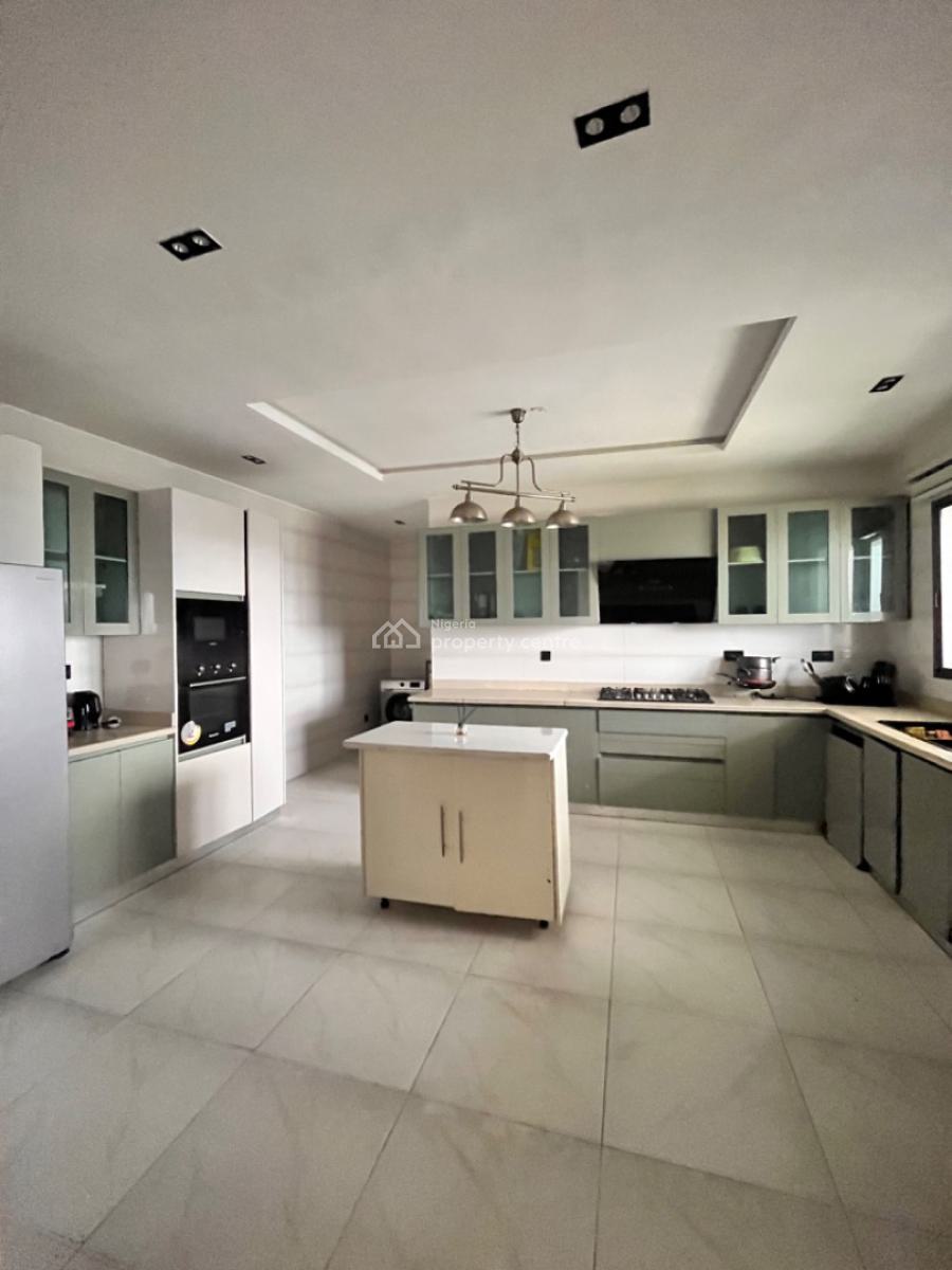 Luxury 4 Bedrooms Penthouse with Pool, Gym and Elevator, Lekki Phase 1, Lekki, Lagos, Flat / Apartment for Rent