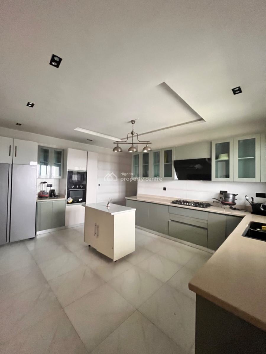 Luxury 4 Bedrooms Penthouse with Pool, Gym and Elevator, Lekki Phase 1, Lekki, Lagos, Flat / Apartment for Rent