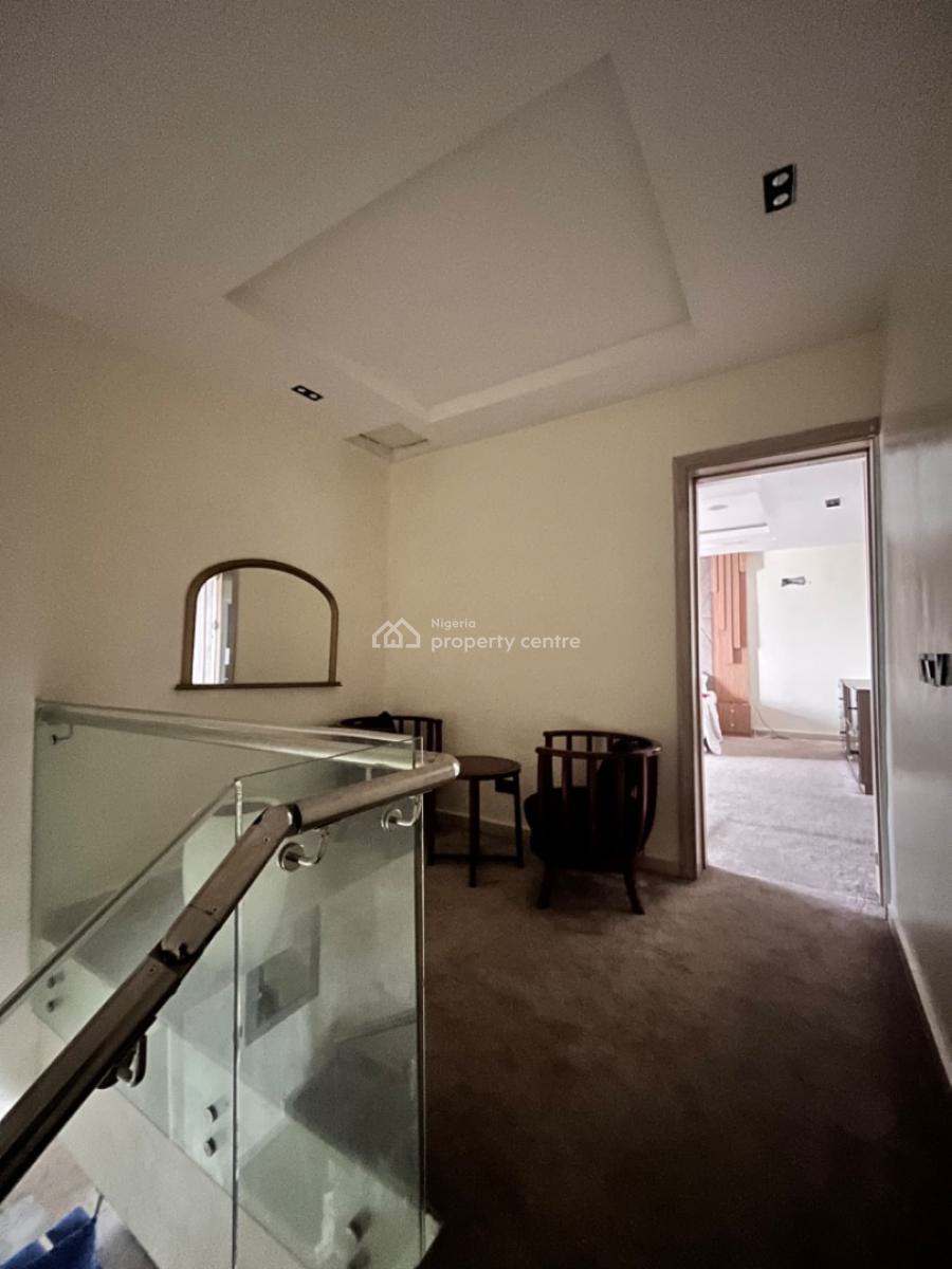 Luxury 4 Bedrooms Penthouse with Pool, Gym and Elevator, Lekki Phase 1, Lekki, Lagos, Flat / Apartment for Rent