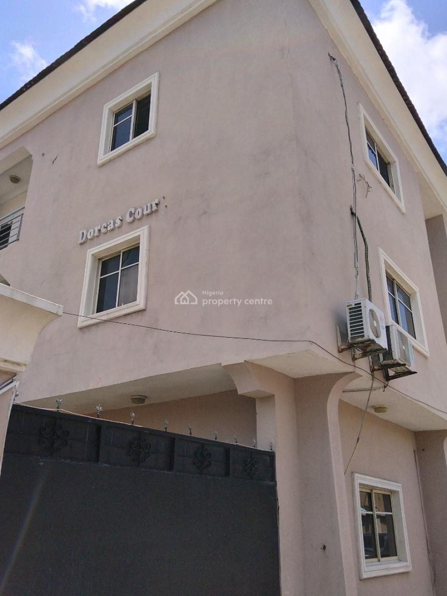 3 Bedrooms Apartment with Separate Staircase, Chevy View Estate, Chevron, Lekki Phase 2, Lekki, Lagos, Flat / Apartment for Sale