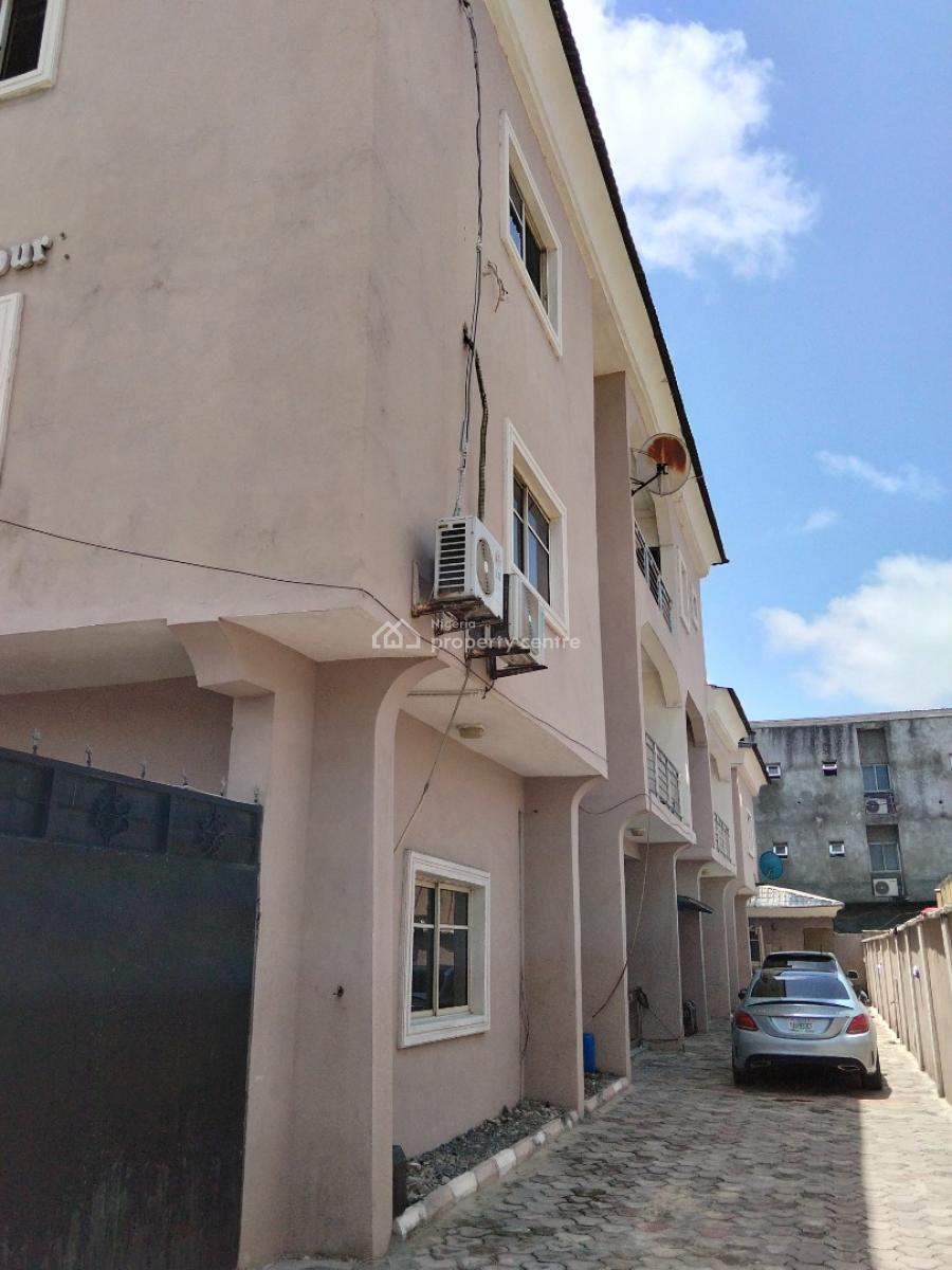 3 Bedrooms Apartment with Separate Staircase, Chevy View Estate, Chevron, Lekki Phase 2, Lekki, Lagos, Flat / Apartment for Sale