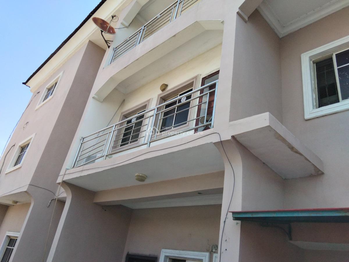 3 Bedrooms Apartment with Separate Staircase, Chevy View Estate, Chevron, Lekki Phase 2, Lekki, Lagos, Flat / Apartment for Sale