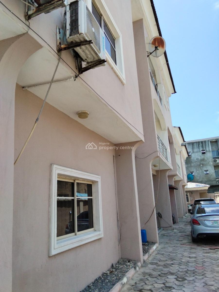 3 Bedrooms Apartment with Separate Staircase, Chevy View Estate, Chevron, Lekki Phase 2, Lekki, Lagos, Flat / Apartment for Sale