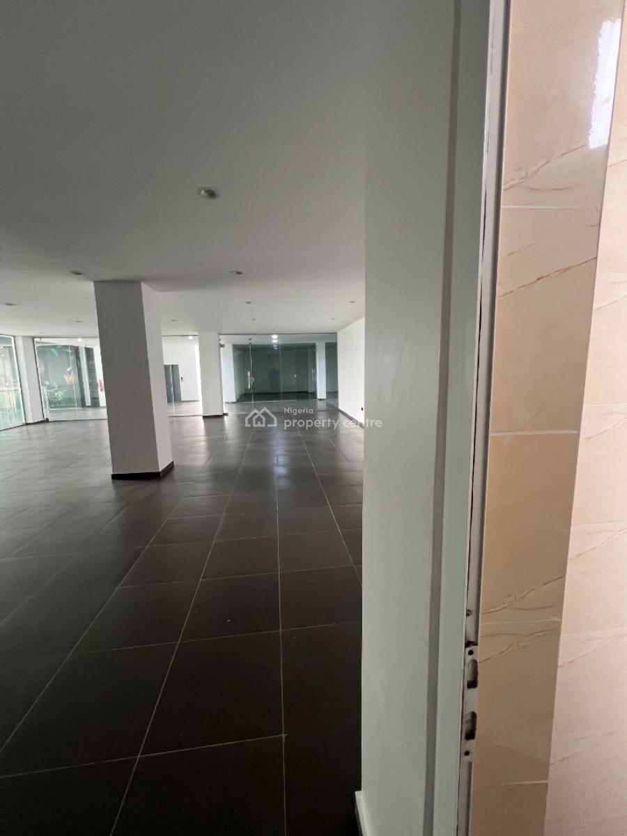 Exclusive Shops and Commercial Spaces in a Five-star Mall, Lekki Phase 1, Lekki, Lagos, Commercial Property for Rent