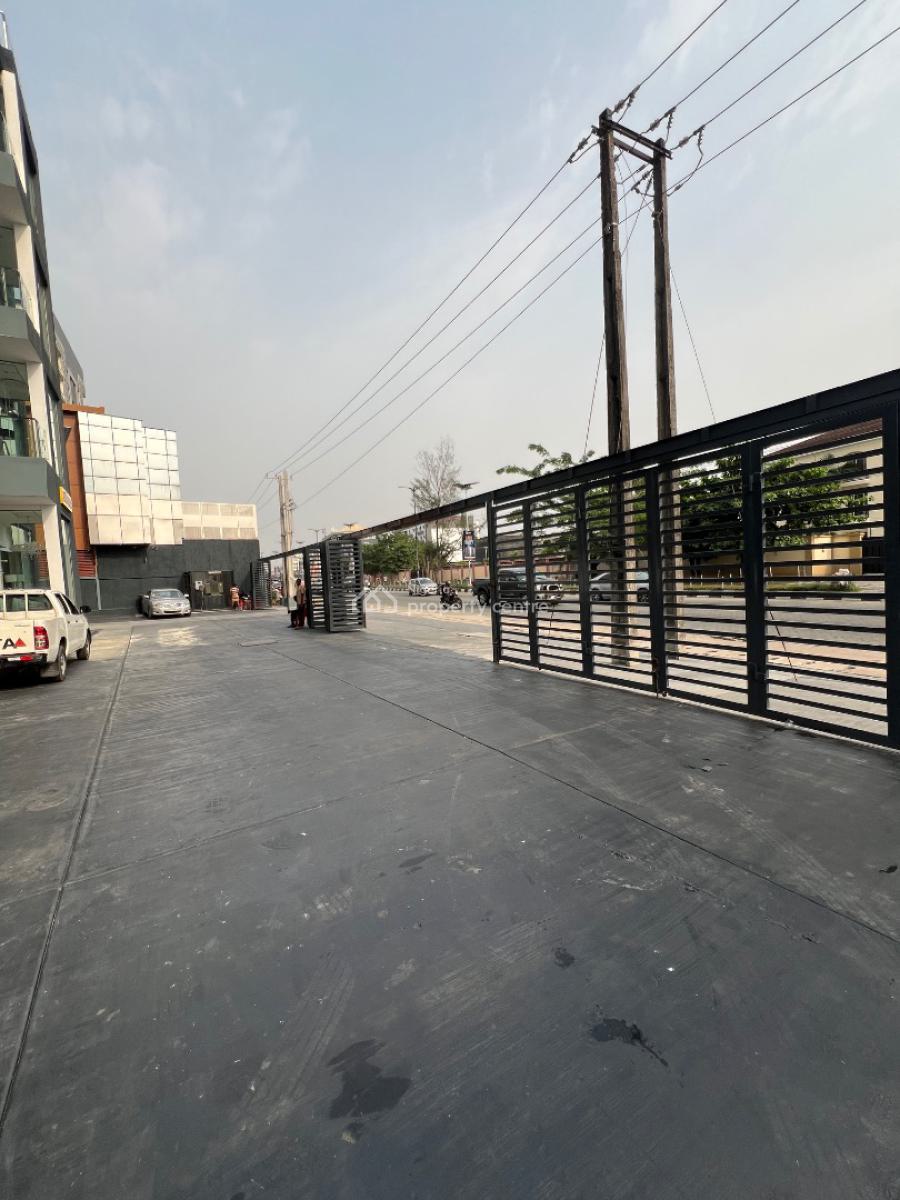 Exclusive Shops and Commercial Spaces in a Five-star Mall, Lekki Phase 1, Lekki, Lagos, Commercial Property for Rent