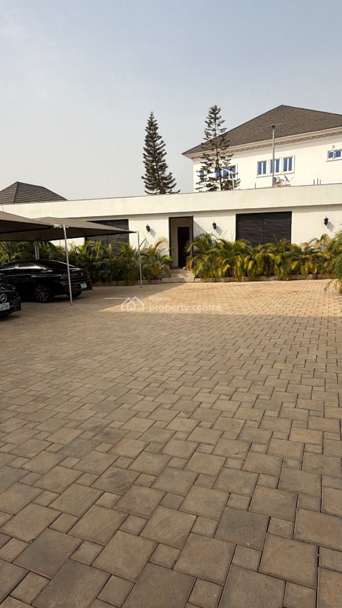 Luxury Serviced 3-bedroom Flat with Bq & Very Private Place, Asokoro Main, Asokoro District, Abuja, Flat / Apartment for Rent