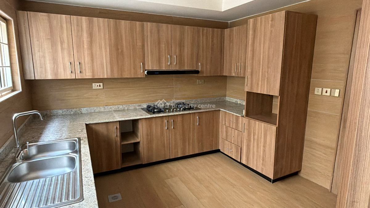 Luxury Serviced 3-bedroom Flat with Bq & Very Private Place, Asokoro Main, Asokoro District, Abuja, Flat / Apartment for Rent