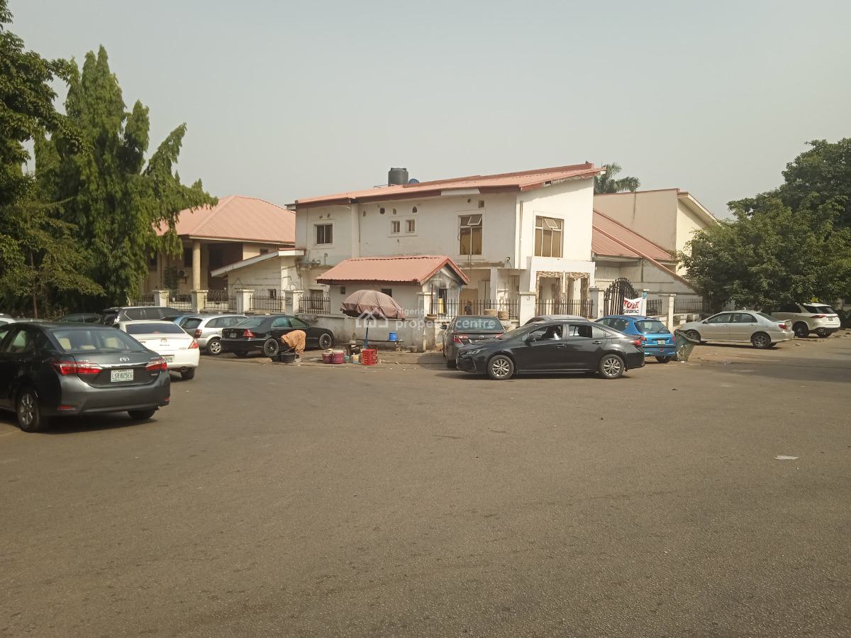 Duplex Strategic for Banking, Wuse 2, Abuja, Office Space for Rent