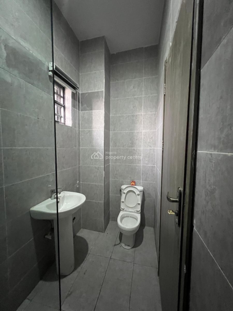 Luxury Two Bedroom Apartment with Excellent Facilities, New Road, Lekki, Lagos, Flat / Apartment for Rent