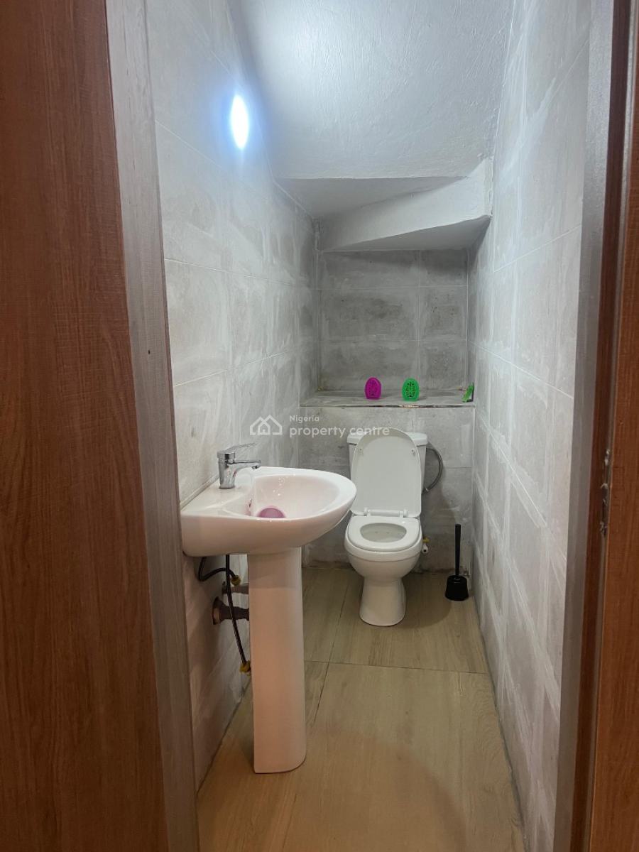 Luxury Two Bedroom Apartment with Excellent Facilities, New Road, Lekki, Lagos, Flat / Apartment for Rent