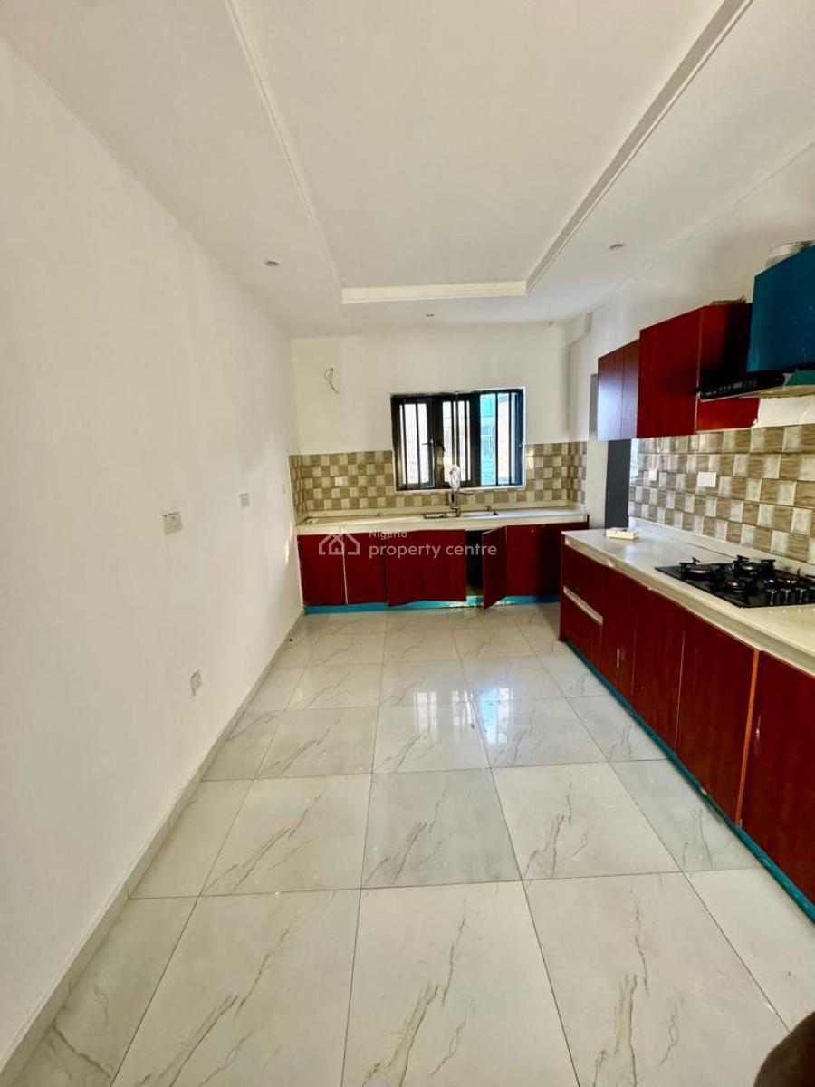 a Serviced 3 Bedroom Maisonette with Bq All Rooms En-suite, Lekki Phase 1, Lekki, Lagos, Flat / Apartment for Rent