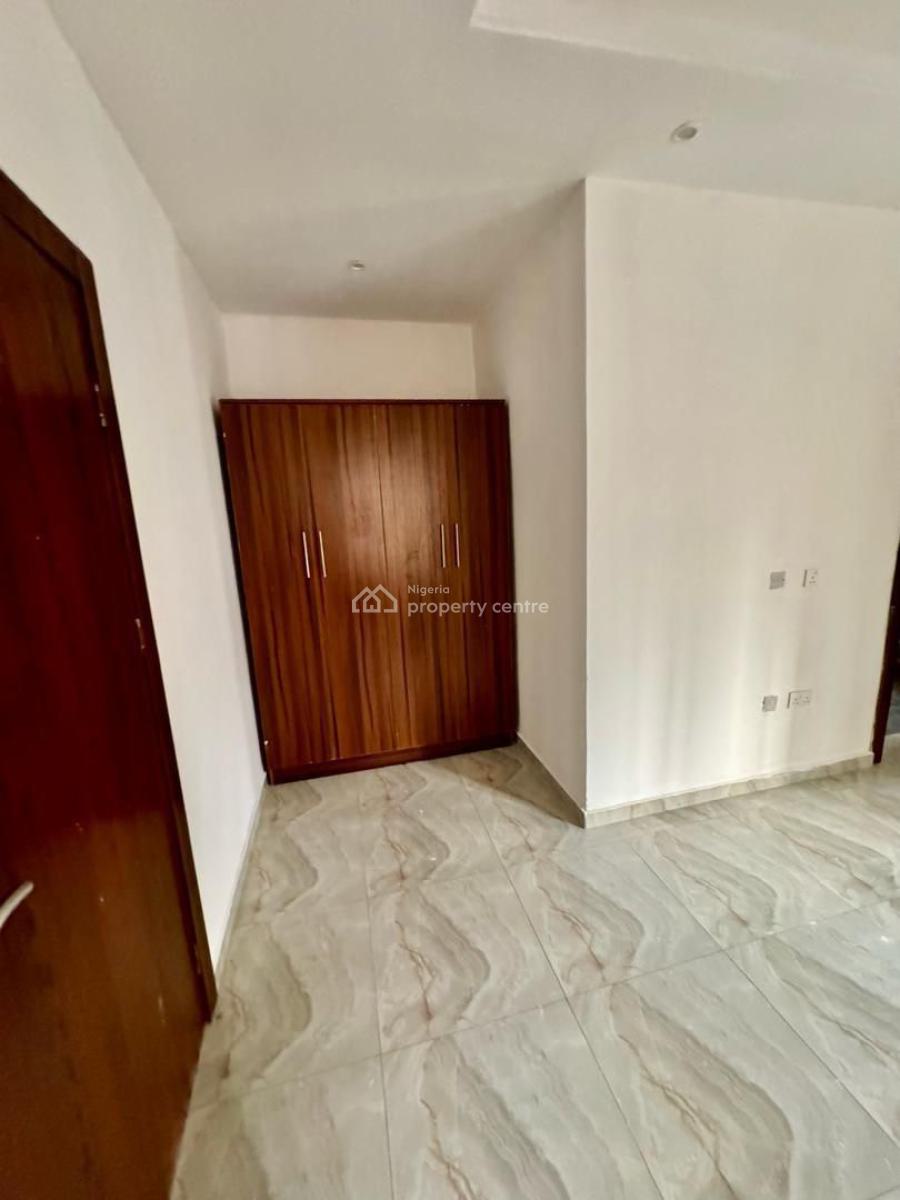 a Serviced 3 Bedroom Maisonette with Bq All Rooms En-suite, Lekki Phase 1, Lekki, Lagos, Flat / Apartment for Rent