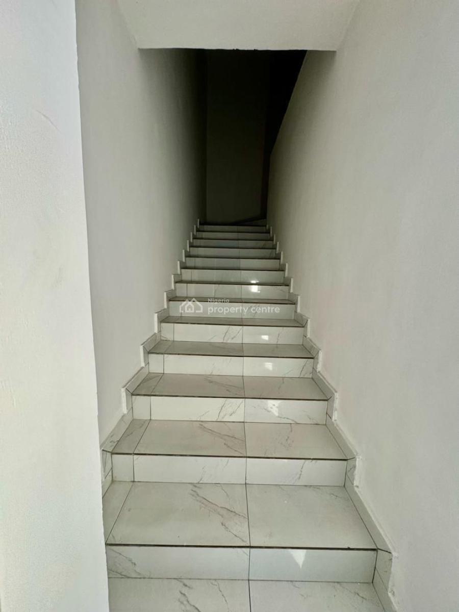 a Serviced 3 Bedroom Maisonette with Bq All Rooms En-suite, Lekki Phase 1, Lekki, Lagos, Flat / Apartment for Rent