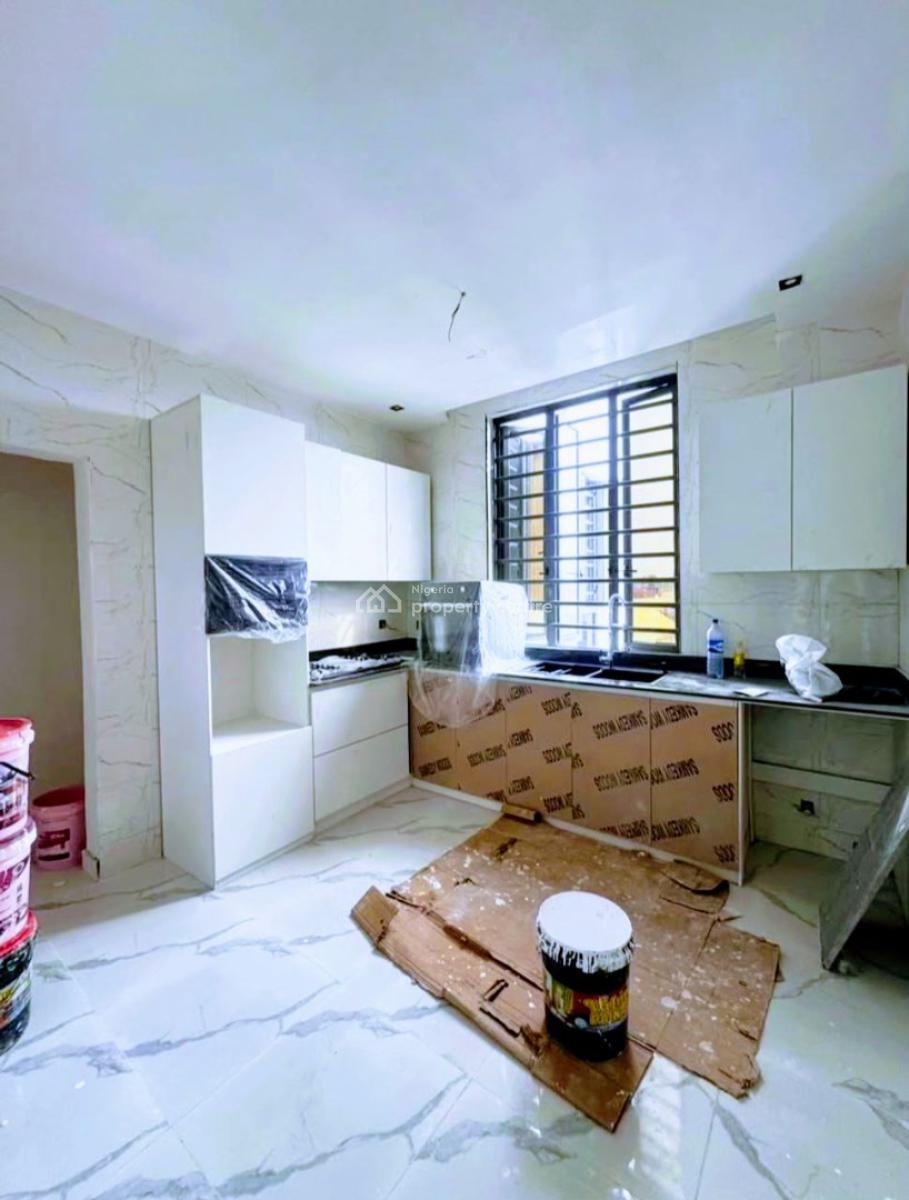 3 Units of Well Maintained 3 Bedrooms Apartment, Lekki Phase 1, Lekki, Lagos, Flat / Apartment for Rent