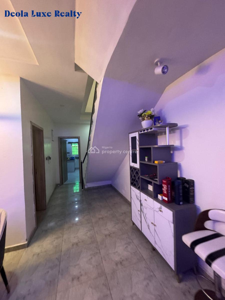 a Well Maintained 4 Bedroom Duplex in a Family Oriented Estate, Lekki Phase 1, Lekki, Lagos, Semi-detached Duplex for Sale