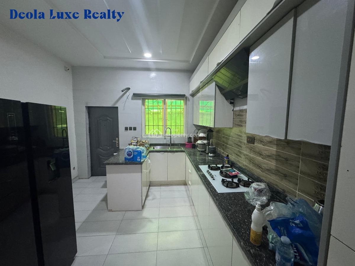 a Well Maintained 4 Bedroom Duplex in a Family Oriented Estate, Lekki Phase 1, Lekki, Lagos, Semi-detached Duplex for Sale