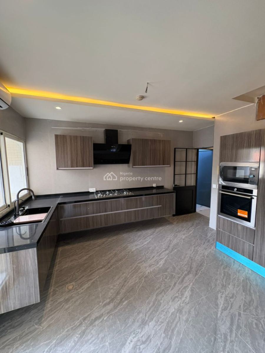 Well-maintained Spacious 3-bedroom Apartments on 1st Floor with Bq, Ikoyi, Lagos, Flat / Apartment for Rent