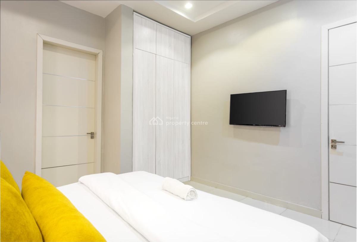 Beautiful 3 Bedrooms Apartment, Lekki Phase 1, Lekki, Lagos, Flat / Apartment Short Let