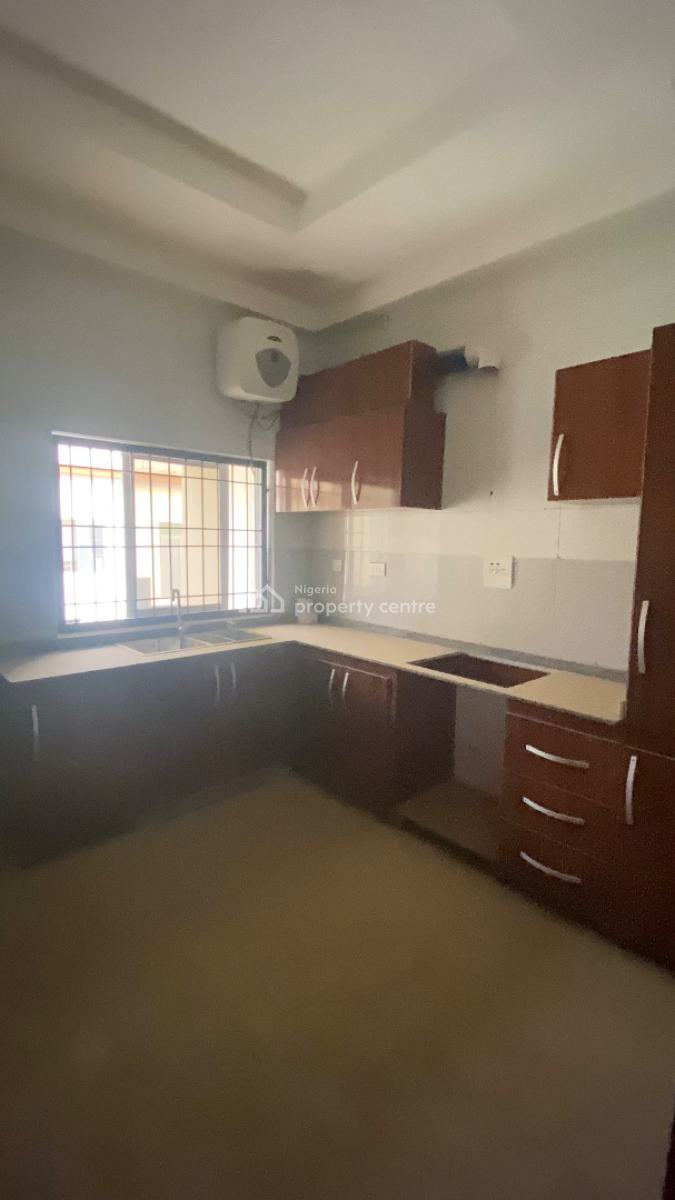 Neatly Built 3 Bedroom Flat, Gilmore, Jahi, Abuja, Flat / Apartment for Rent