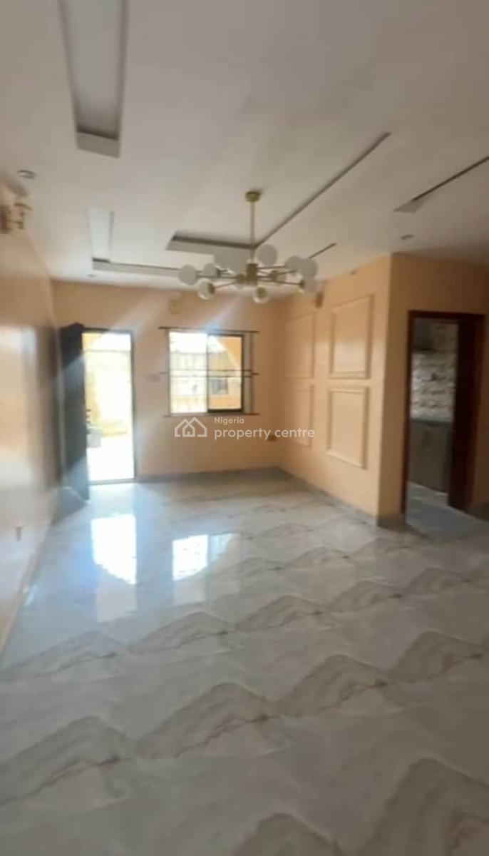 Lovely 3 Bedroom Flat, Ogunsami Off Shaki Crescent, Aguda, Surulere, Lagos, Flat / Apartment for Rent