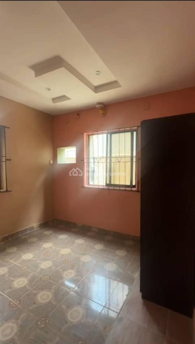 Lovely 3 Bedroom Flat, Ogunsami Off Shaki Crescent, Aguda, Surulere, Lagos, Flat / Apartment for Rent