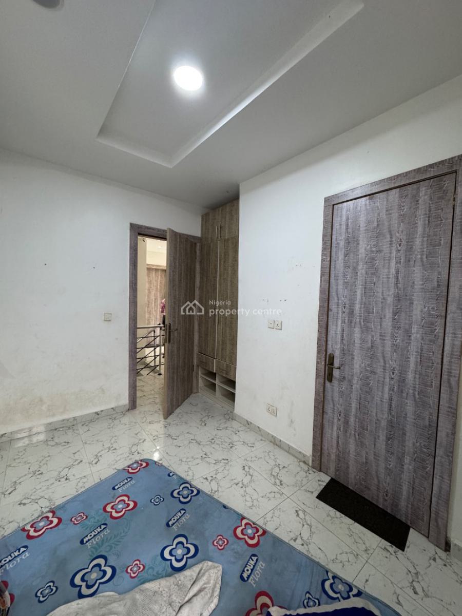 Self Contain, Van Daniel Estate, Conservation Chevron, Lekki Expressway, Lekki, Lagos, Self Contain (single Rooms) for Rent