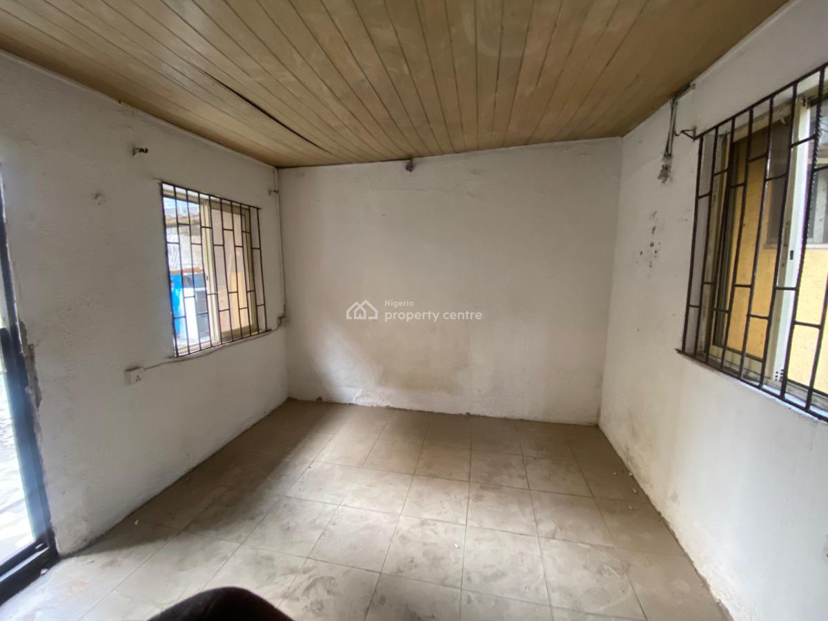 Mini-flat for Office Space, Montgomery, Yaba, Lagos, Commercial Property for Rent