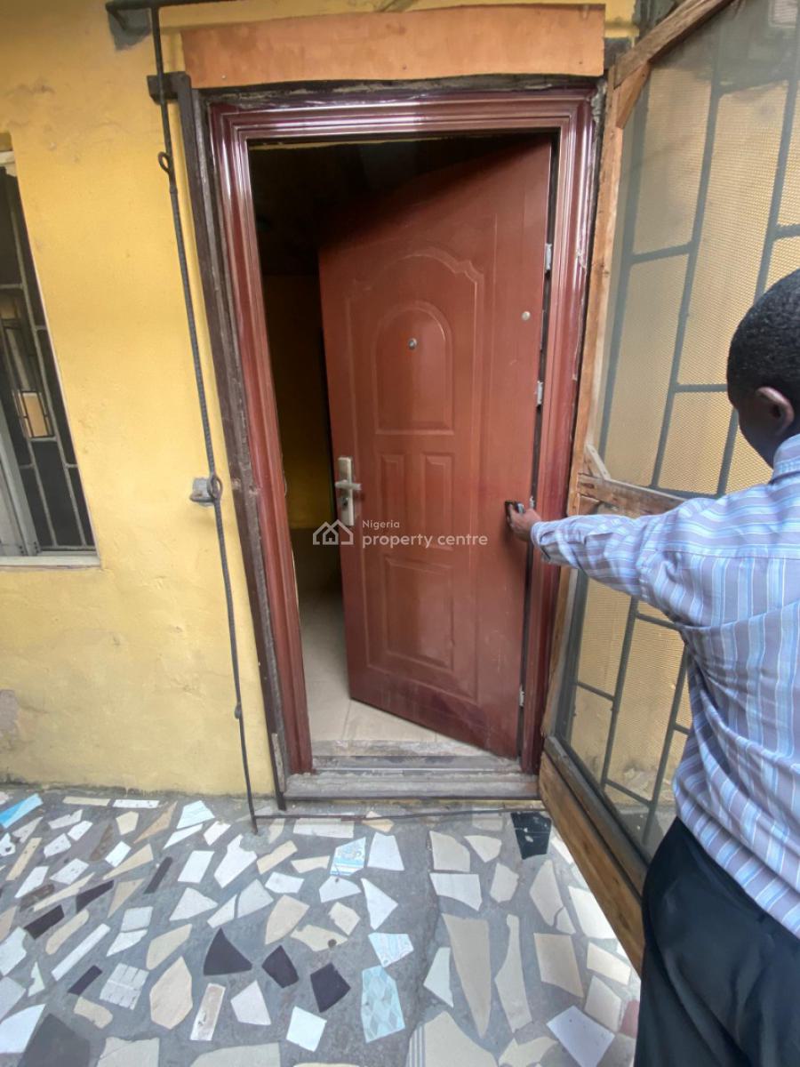 Mini-flat for Office Space, Montgomery, Yaba, Lagos, Commercial Property for Rent