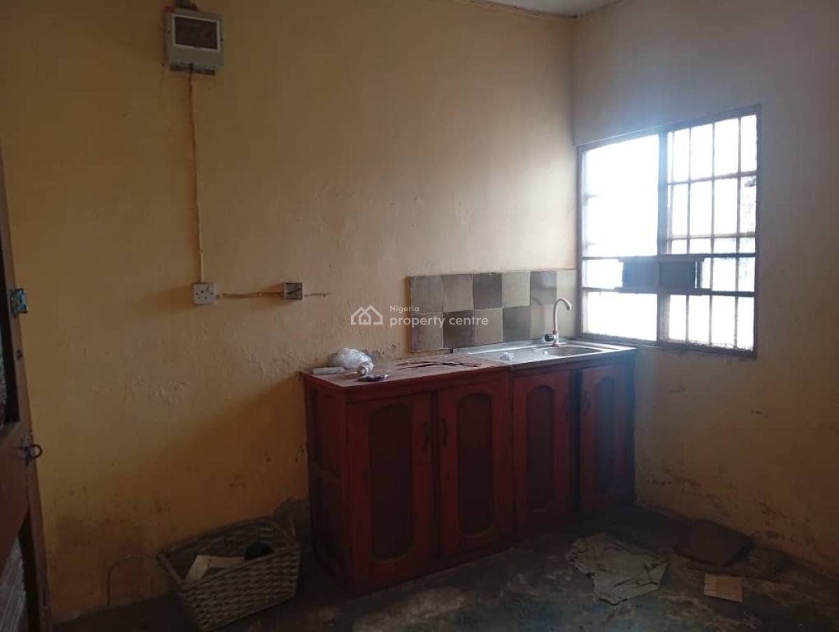 3-bedroom Flat, Off Ayanwale Street., Ikotun, Lagos, Flat / Apartment for Rent