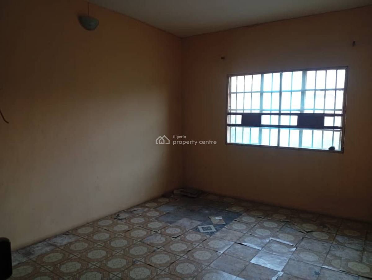 3-bedroom Flat, Off Ayanwale Street., Ikotun, Lagos, Flat / Apartment for Rent