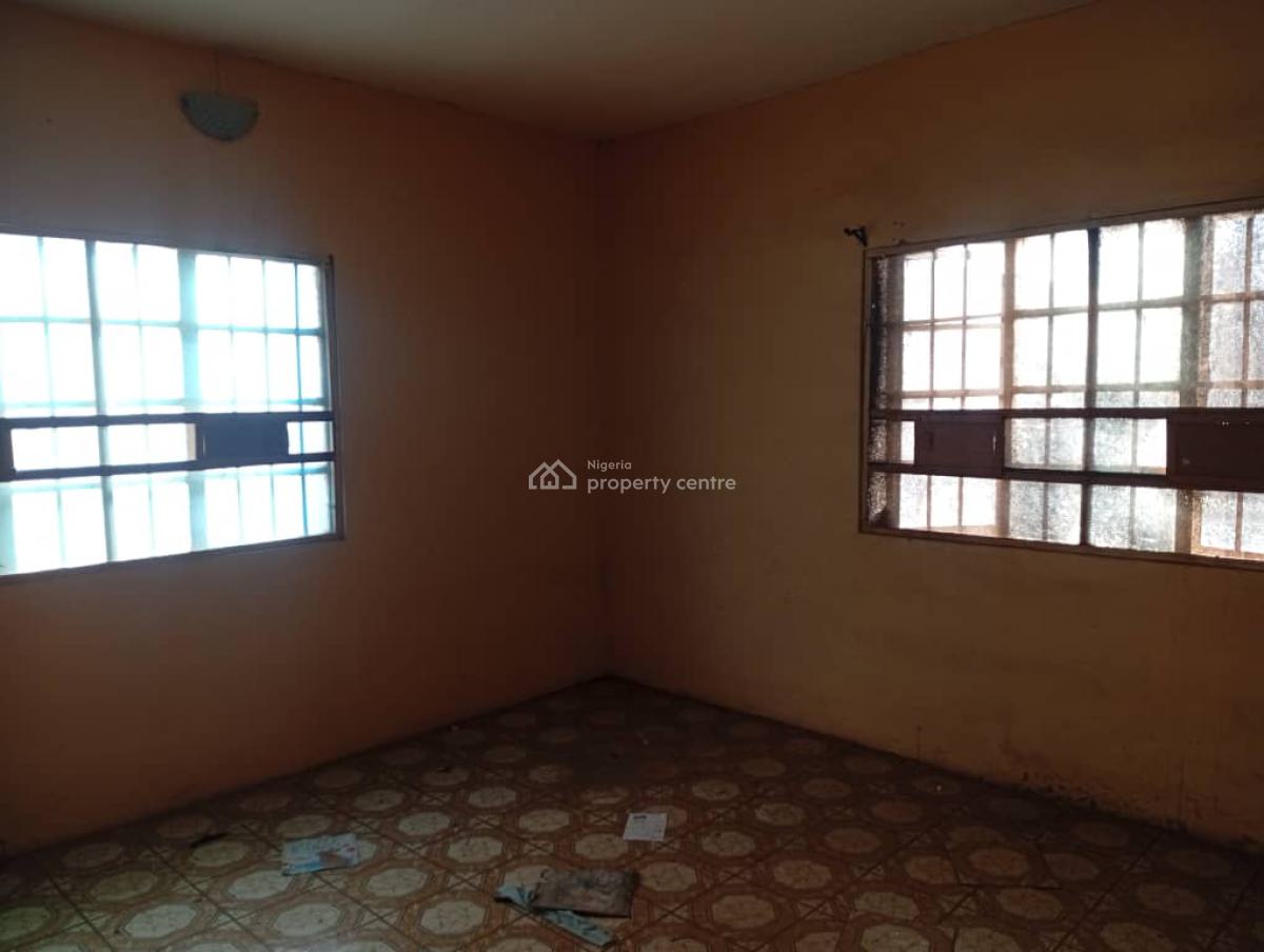 3-bedroom Flat, Off Ayanwale Street., Ikotun, Lagos, Flat / Apartment for Rent