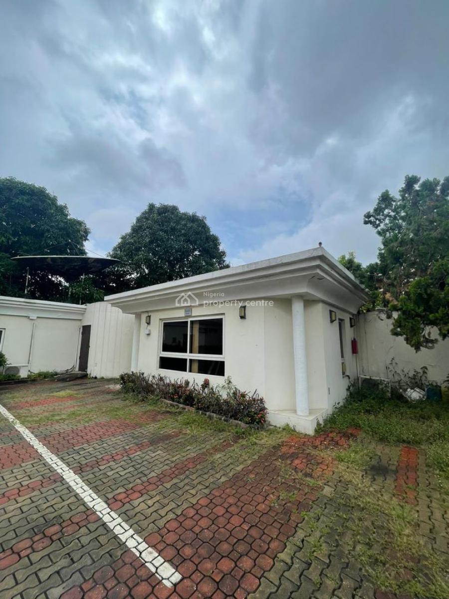 Luxury  49 Rooms En-suite Hotel with Swimming Pool and Gym, Dolphin Estate Extension, Ikoyi, Lagos, Hotel / Guest House for Sale