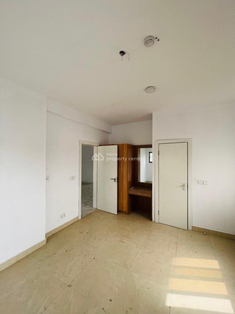 2 Bedroom Flat with Extra Room, Ikota, Lekki, Lagos, Flat / Apartment for Rent